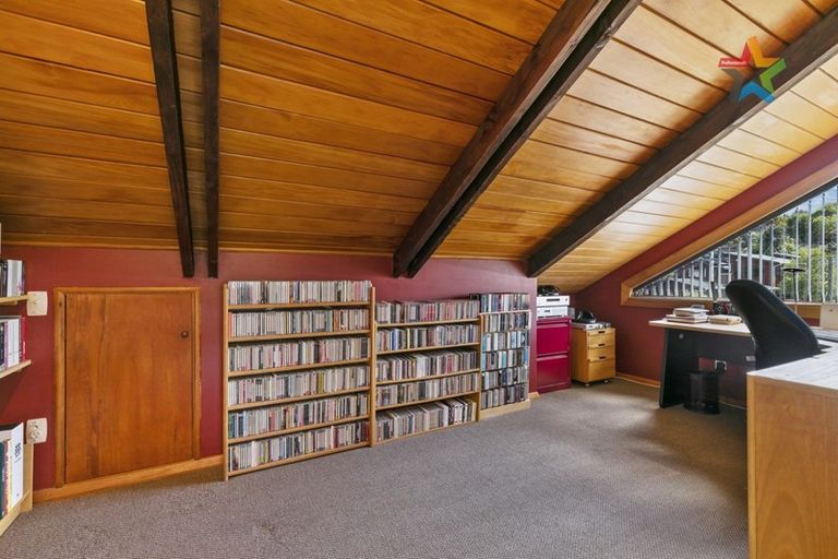 Photo of property in 7 Pekanga Road, Normandale, Lower Hutt, 5010