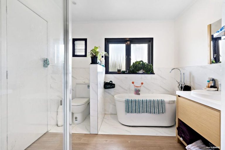 Photo of property in 16 Campbell Place, Papakura, 2110