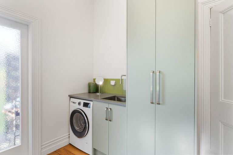 Photo of property in 12 Hurworth Place, College Estate, Whanganui, 4500