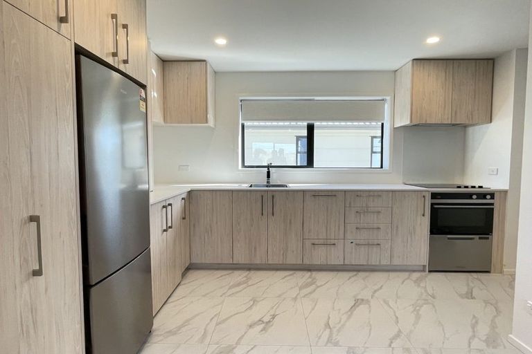 Photo of property in 2/232 Marine Parade, New Brighton, Christchurch, 8061