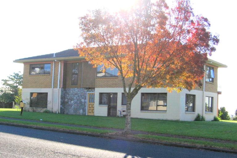 Photo of property in 8 Aspiring Avenue, Clover Park, Auckland, 2019