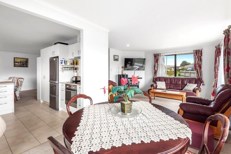 Photo of property in 16 Maxwell Place, Queenstown, 9300