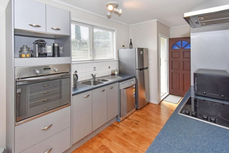 Photo of property in 10 Mcquarrie Avenue, Wattle Downs, Auckland, 2103