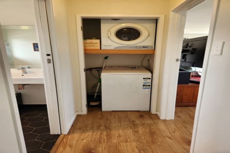 Photo of property in 2/166 Verbena Road, Birkdale, Auckland, 0626