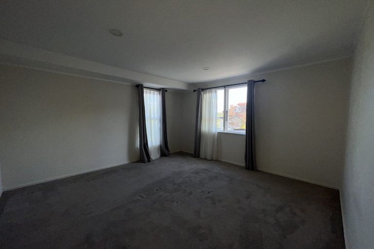Photo of property in 47 Lysander Crescent, Beach Haven, Auckland, 0626