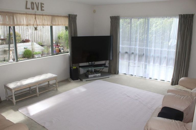Photo of property in 2/15 Manuka Road, Bayview, Auckland, 0629
