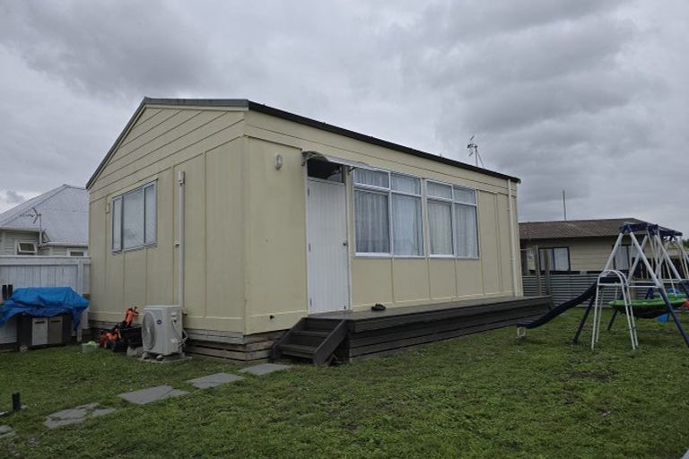 Photo of property in 335 Flaxmere Avenue, Flaxmere, Hastings, 4120