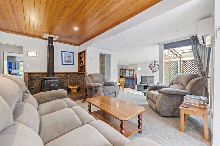 Photo of property in 2/743 Acacia Bay Road, Acacia Bay, Taupo, 3330