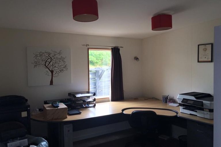 Photo of property in 10 Chastudon Place, Tawa, Wellington, 5028