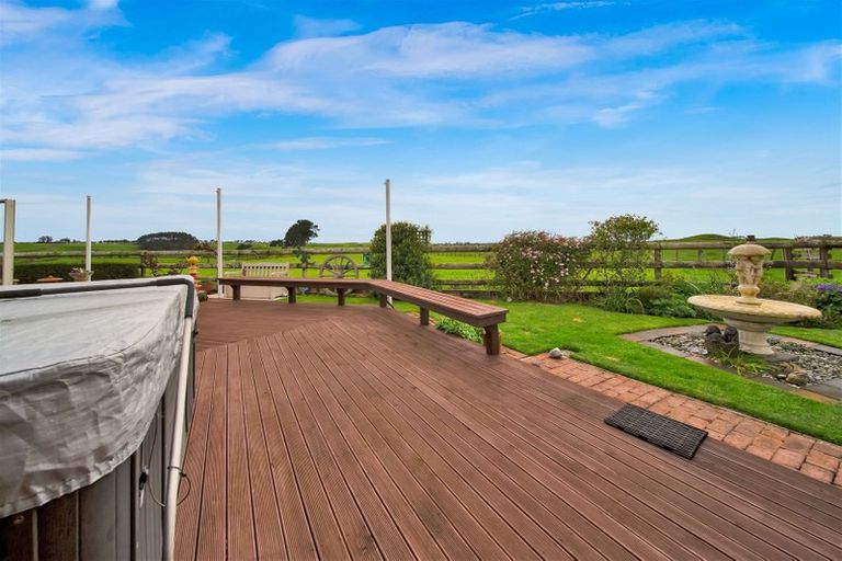 Photo of property in 10 Old Devon Road, Sentry Hill, New Plymouth, 4373