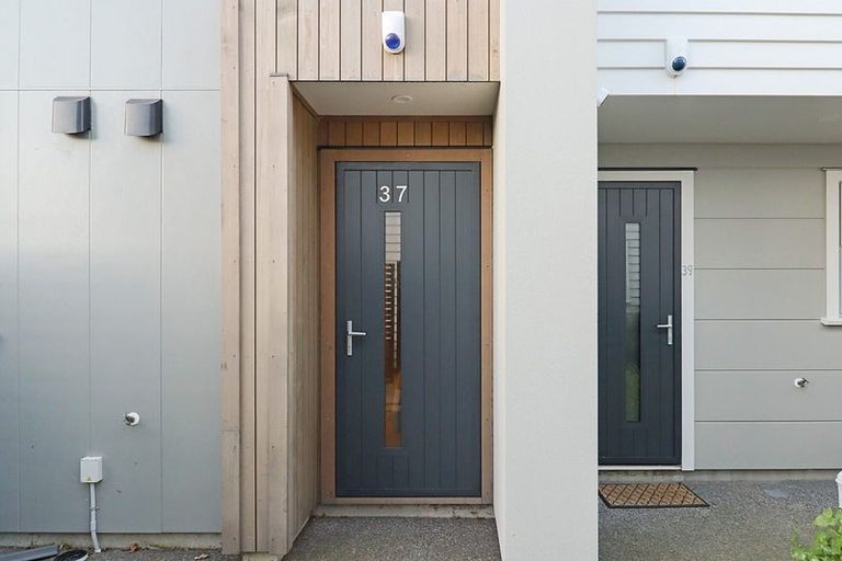 Photo of property in 37 Mcgrath Way, Taita, Lower Hutt, 5011