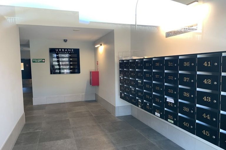 Photo of property in Urbane Apartments, 37/29 Webb Street, Mount Cook, Wellington, 6011