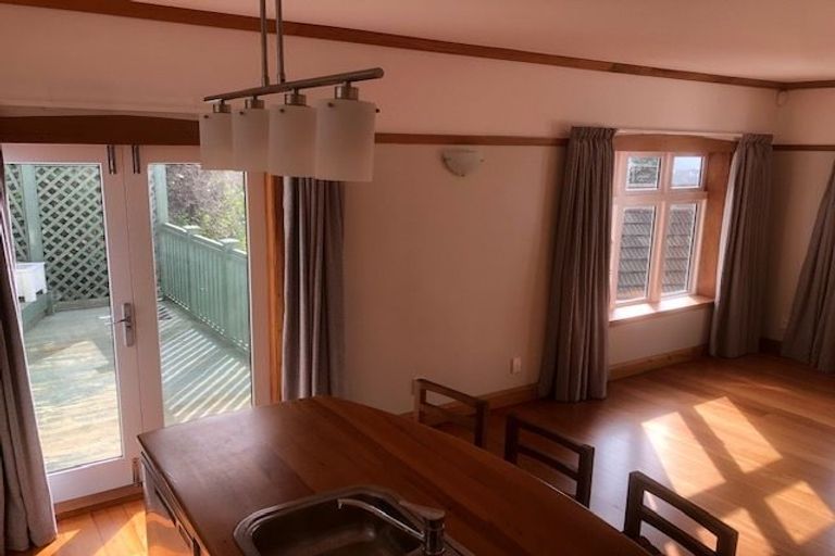 Photo of property in 18 Raroa Road, Kelburn, Wellington, 6012