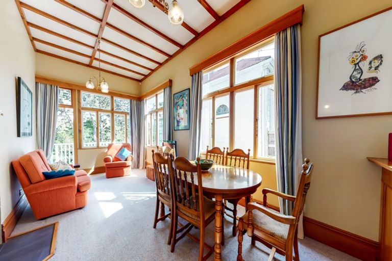 Photo of property in 123 Kelburn Parade, Kelburn, Wellington, 6012