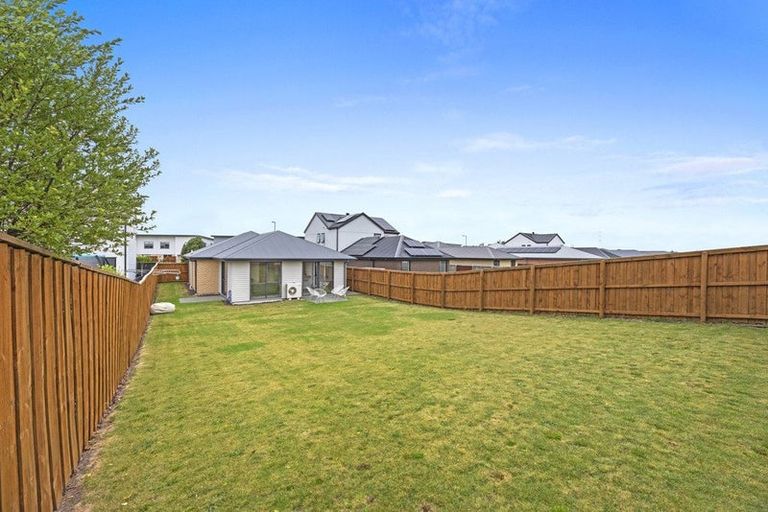 Photo of property in 30 Sholto Duncan Crescent, Halswell, Christchurch, 8025