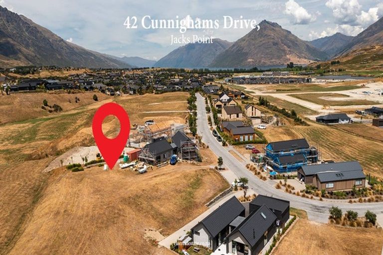Photo of property in 42 Cunninghams Drive, Jacks Point, Queenstown, 9371