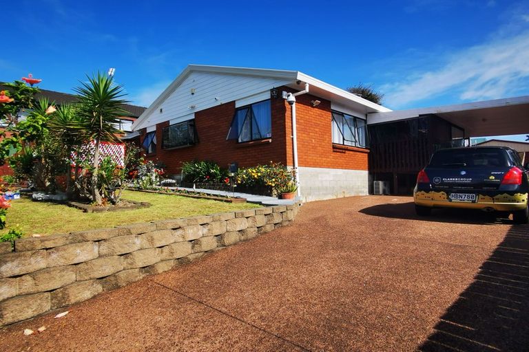 Photo of property in 45 Aldern Road, Massey, Auckland, 0614