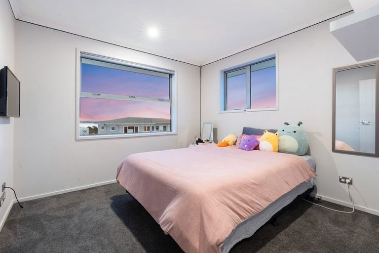 Photo of property in 28 Resolution Drive, Gulf Harbour, Whangaparaoa, 0930