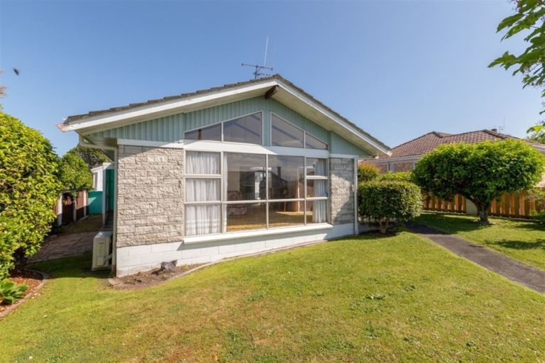 Photo of property in 24 Forest Lake Road, Forest Lake, Hamilton, 3200