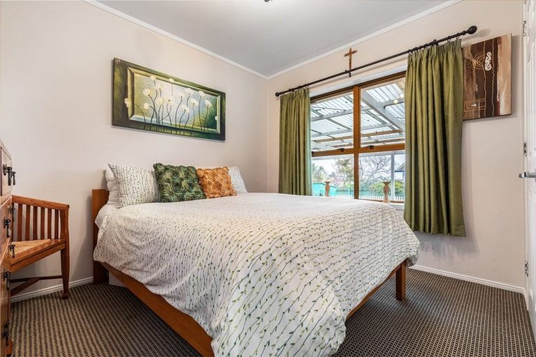 Photo of property in 106 Everglade Drive, Totara Heights, Auckland, 2105