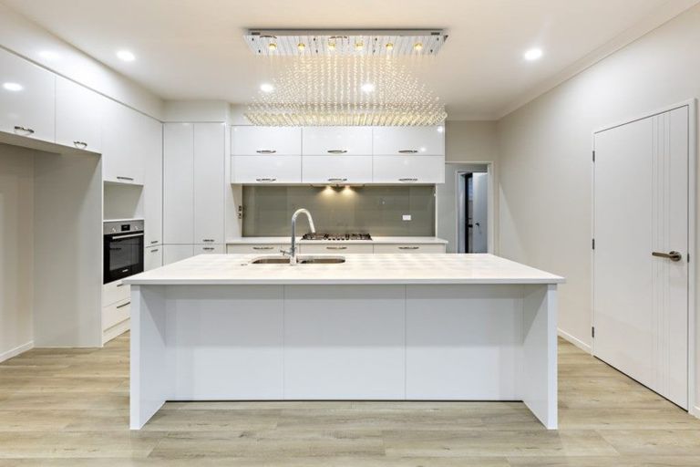 Photo of property in 4 Rauaruhe Road, Karaka, Papakura, 2113