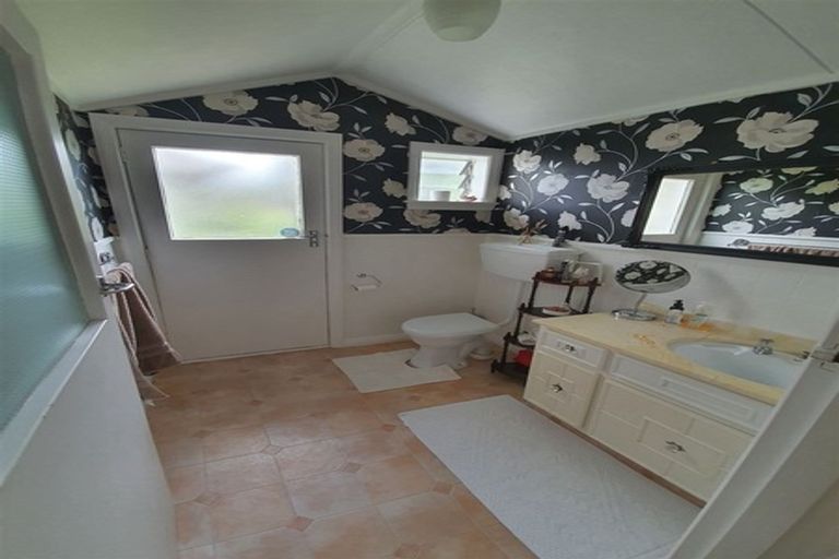 Photo of property in 16 Augustine Street, Waimate, 7924