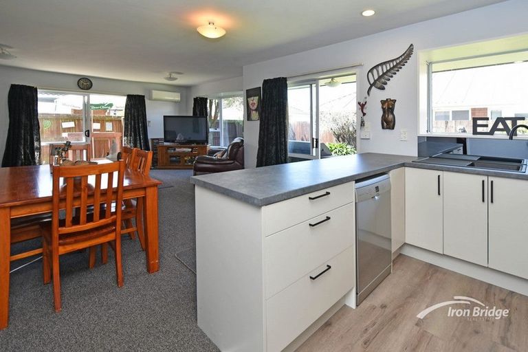 Photo of property in 2/65 Tyrone Street, Belfast, Christchurch, 8051