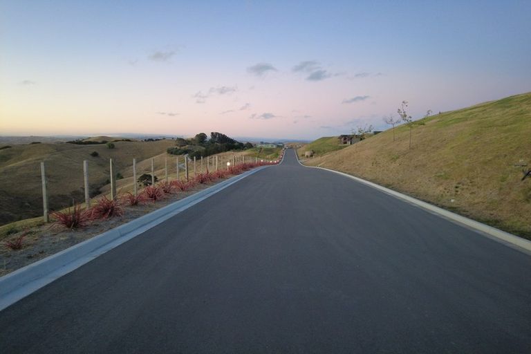 Photo of property in 18 Te Roera Drive, Taradale, Napier, 4112