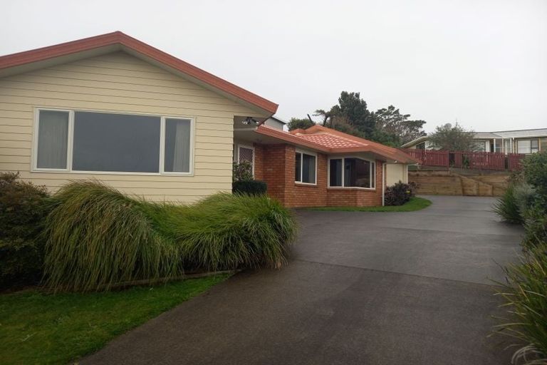 Photo of property in 82 Oranga Street, Westown, New Plymouth, 4310