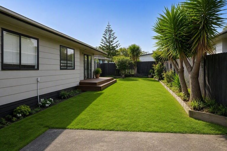 Photo of property in 2/141 Finlayson Avenue, Clendon Park, Auckland, 2103