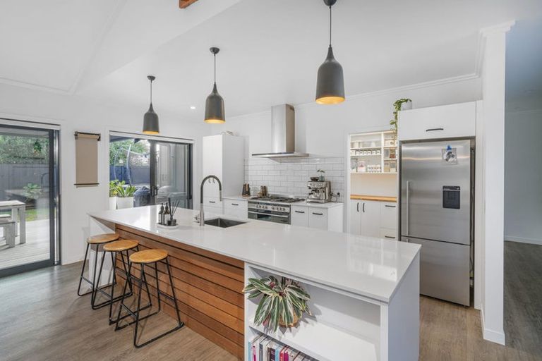 Photo of property in 11 Voyager Place, Cooks Beach, Whitianga, 3591