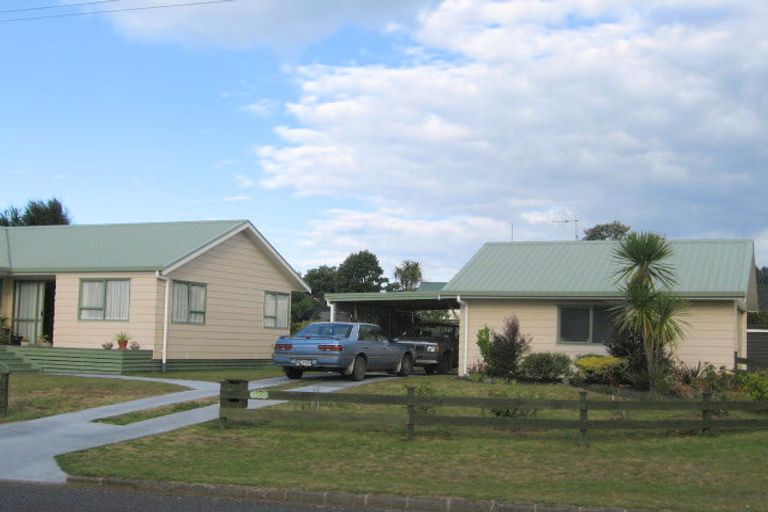Photo of property in 600 Linton Crescent, Whangamata, 3620