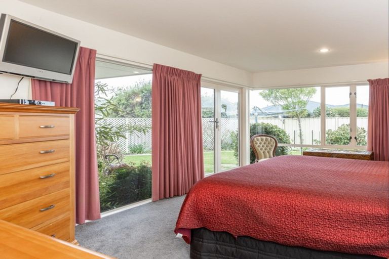 Photo of property in 21 Pukekura Place, Taradale, Napier, 4112