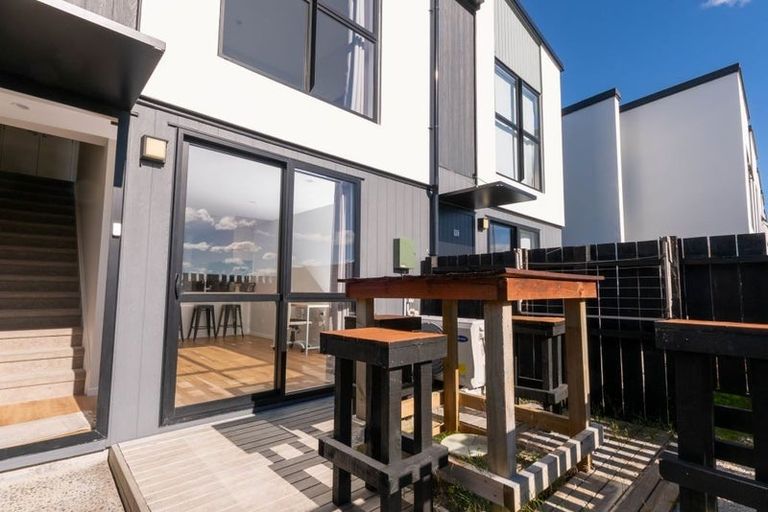 Photo of property in 9b Colin Chester Drive, Silverdale, 0932