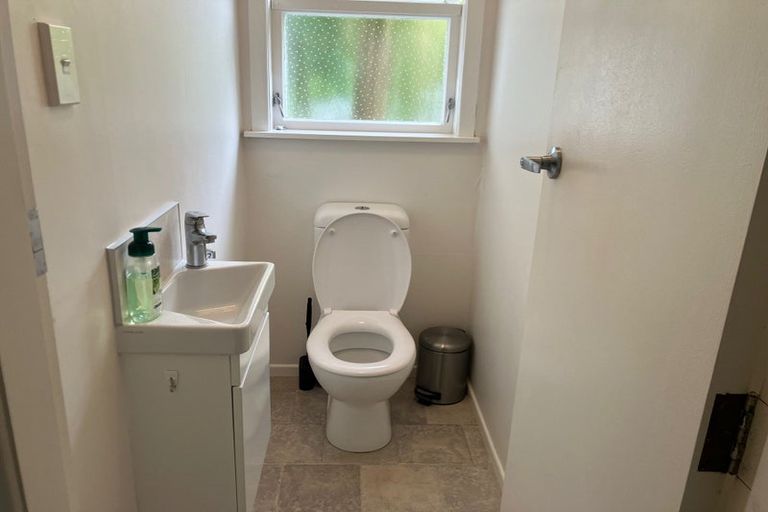 Photo of property in 48 Huntingdon Street, Northland, Wellington, 6012