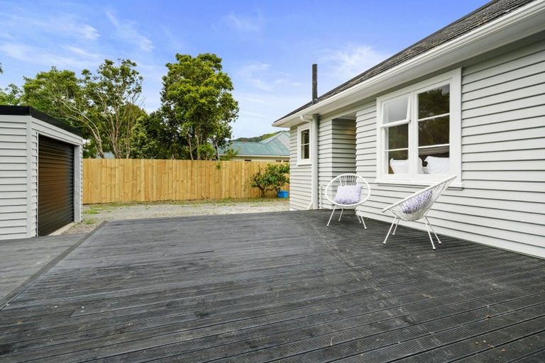 Photo of property in 3 Wood Street, Wainuiomata, Lower Hutt, 5014