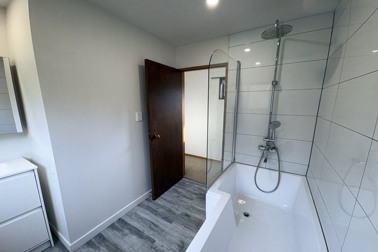 Photo of property in 1/54 Muritai Crescent, Havelock North, 4130