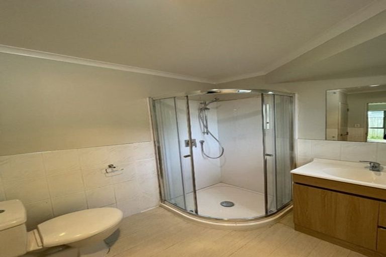 Photo of property in 60 Riverpark Crescent, Henderson, Auckland, 0610