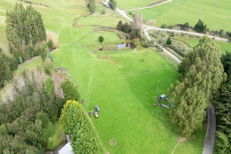 Photo of property in 28 Mandeville Road, Hokonui, Winton, 9782