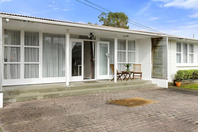 Photo of property in 1a Saulbrey Grove, Woburn, Lower Hutt, 5010