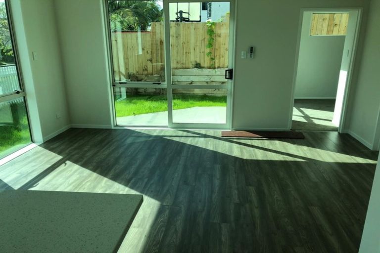 Photo of property in 2a Sherwood Avenue, Te Atatu South, Auckland, 0610