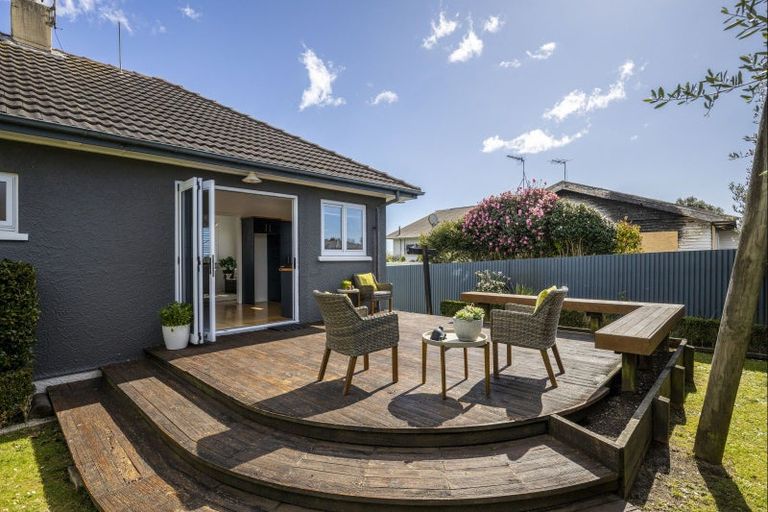 Photo of property in 11 Waimea Street, Westown, New Plymouth, 4310