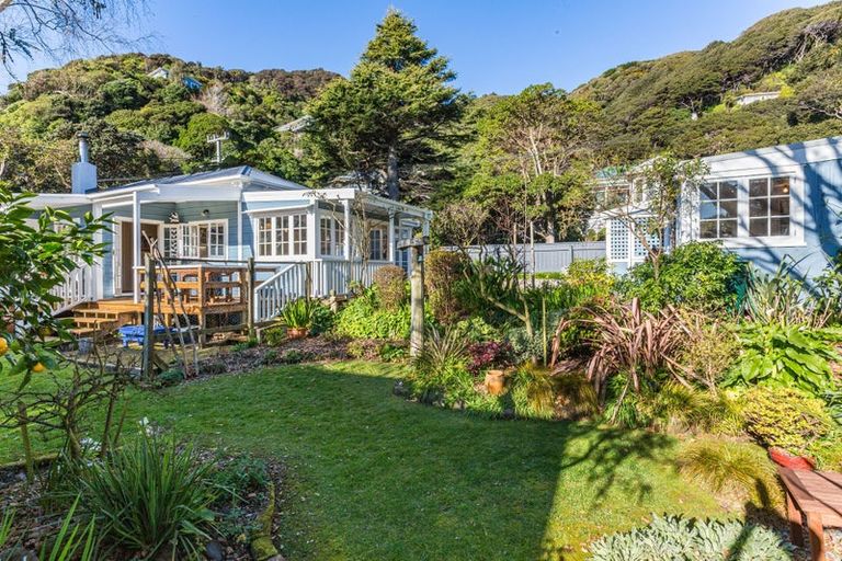 Photo of property in 10 Kowhai Street, Eastbourne, Lower Hutt, 5013