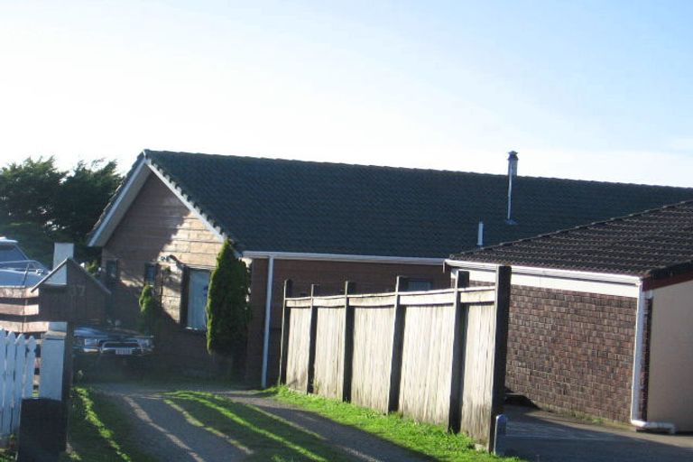 Photo of property in 37 Tuna Terrace, Titahi Bay, Porirua, 5022