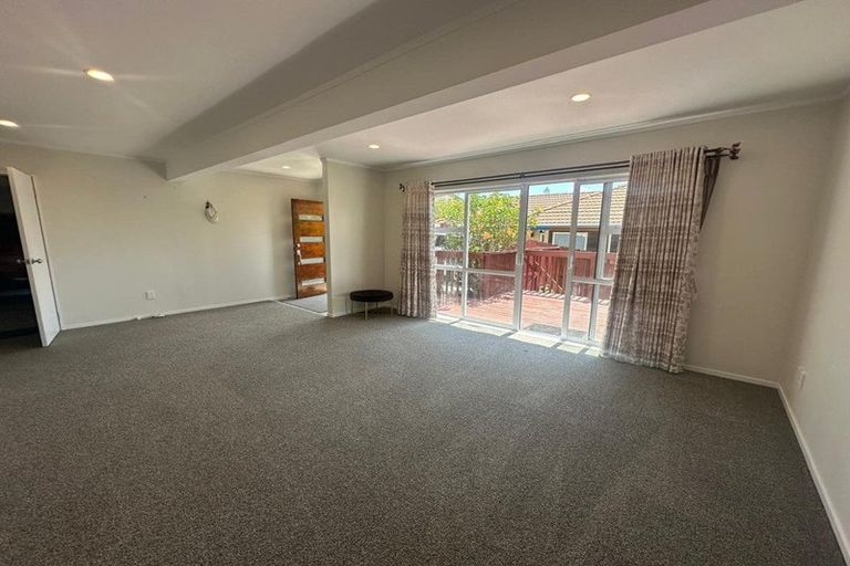 Photo of property in 15a Te Atatu Road, Te Atatu South, Auckland, 0610