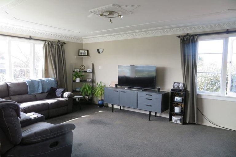 Photo of property in 75 Rhodes Street, Waimate, 7924