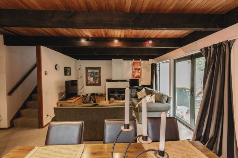 Photo of property in 2a Pitoitoi Road, Days Bay, Lower Hutt, 5013