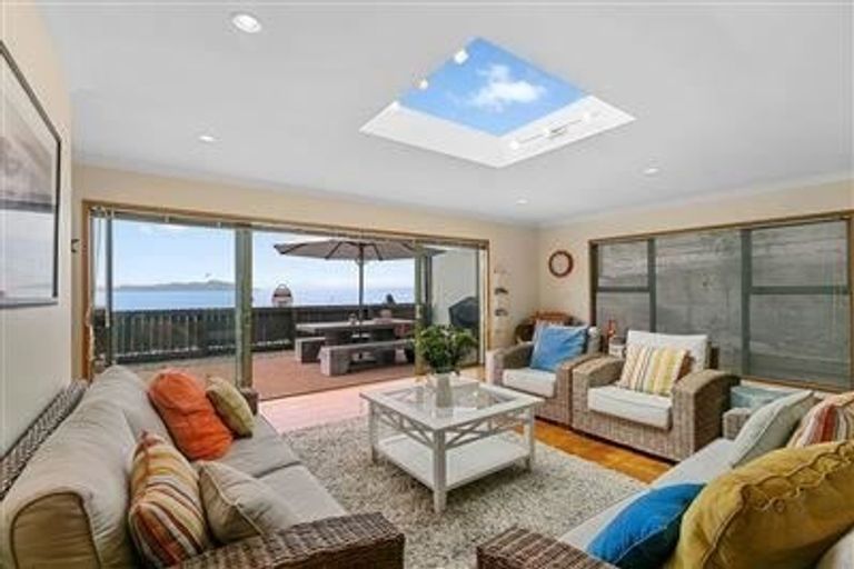 Photo of property in 10 Ocean Parade, Pukerua Bay, 5026