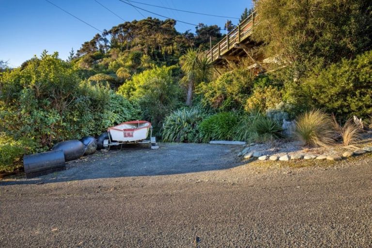 Photo of property in 3904 Kenepuru Road, Black Rock, Picton, 7282