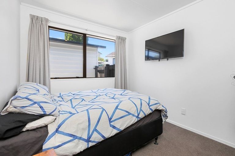 Photo of property in 6a Pokapu Place, Bethlehem, Tauranga, 3110